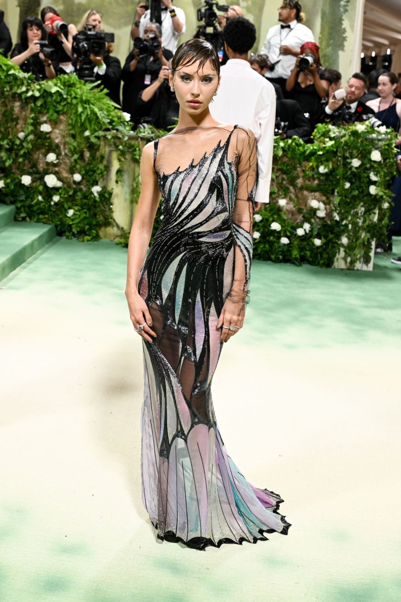 Iris Law Stuns in Vintage Versace at the 2024 Met Gala in New York City04